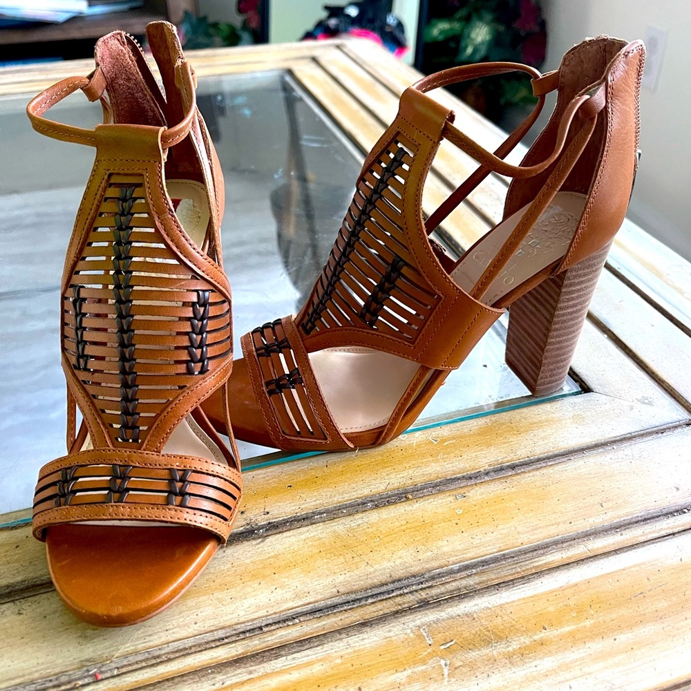 VINCE CAMUTO woven heels